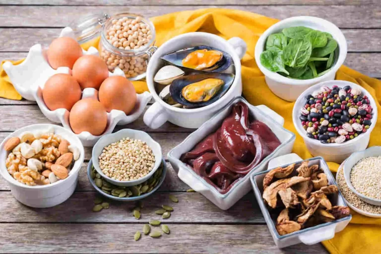 Kako smanjiti holesterol je često pitanje koje sebi postavljamo posle praznika, kada se maksimalno opustimo i prepustimo masnijoj i kaloričnijoj hrani (Foto ilustracija: Envato)